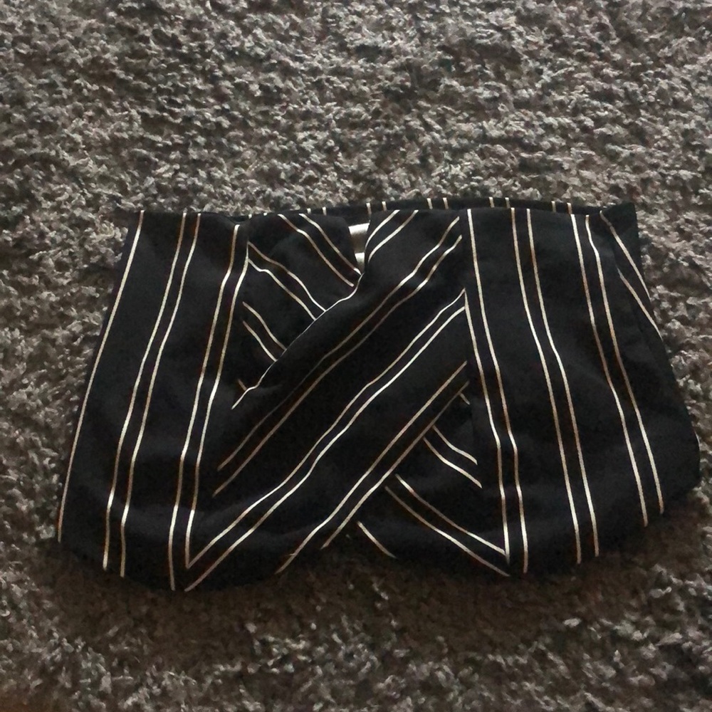 Bandeau - Striped w Cutout at Top